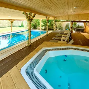 לינה וארוחת בוקר Therme Airport Corbeanca